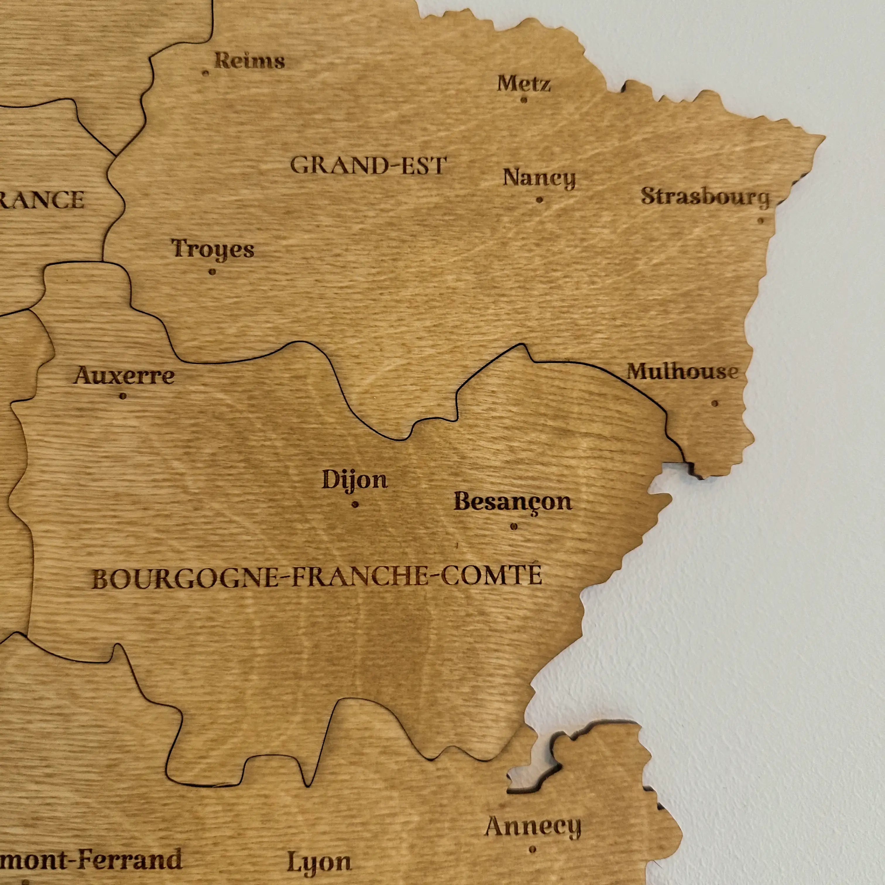 Carte de France en bois au design original et made in France